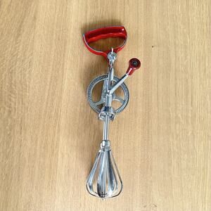 Vintage DAZEY Model 810 Red Hand Mixer Egg Beater Heavy Duty Adjustable Handle